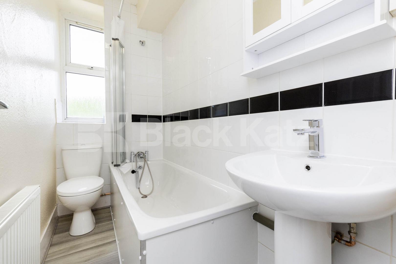 Newly refurbished 1 bedroom property close to Stoke Newington Overground Stamford Hill, Stoke Newington